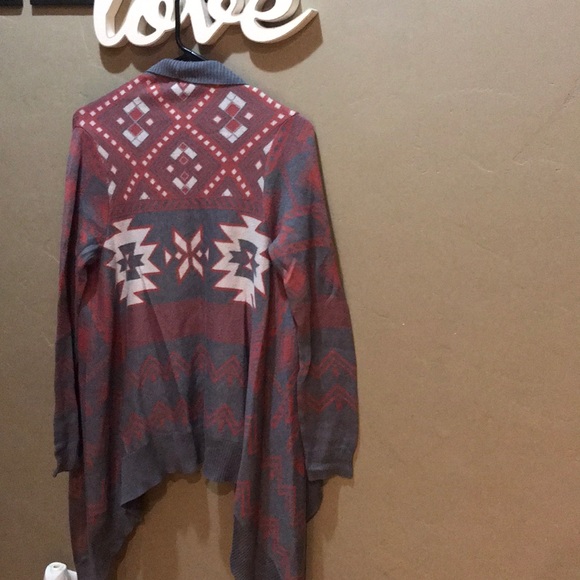 Pink Republic Cardigan in Aztec Design - Picture 3 of 4